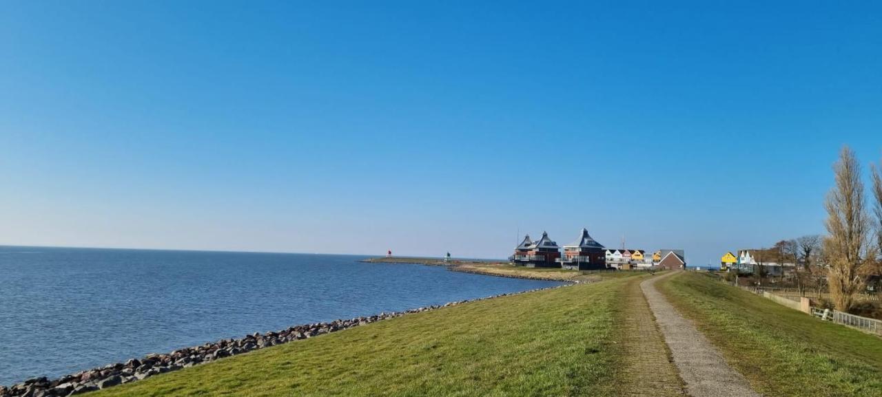Onder de pannen Appartement Stavoren Buitenkant foto