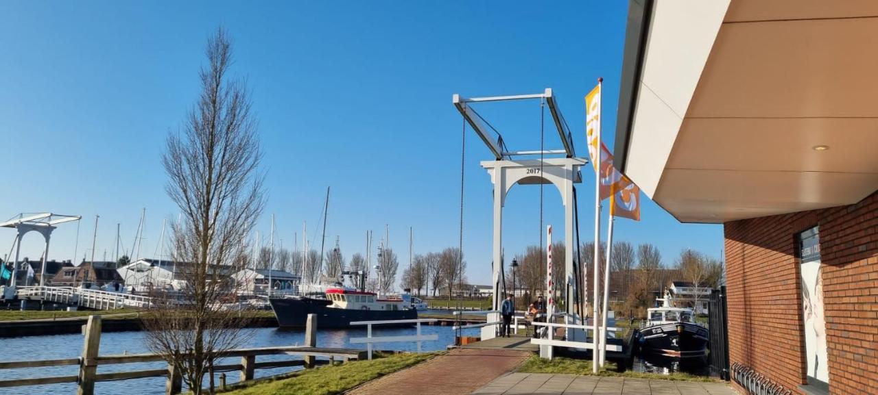 Onder de pannen Appartement Stavoren Buitenkant foto